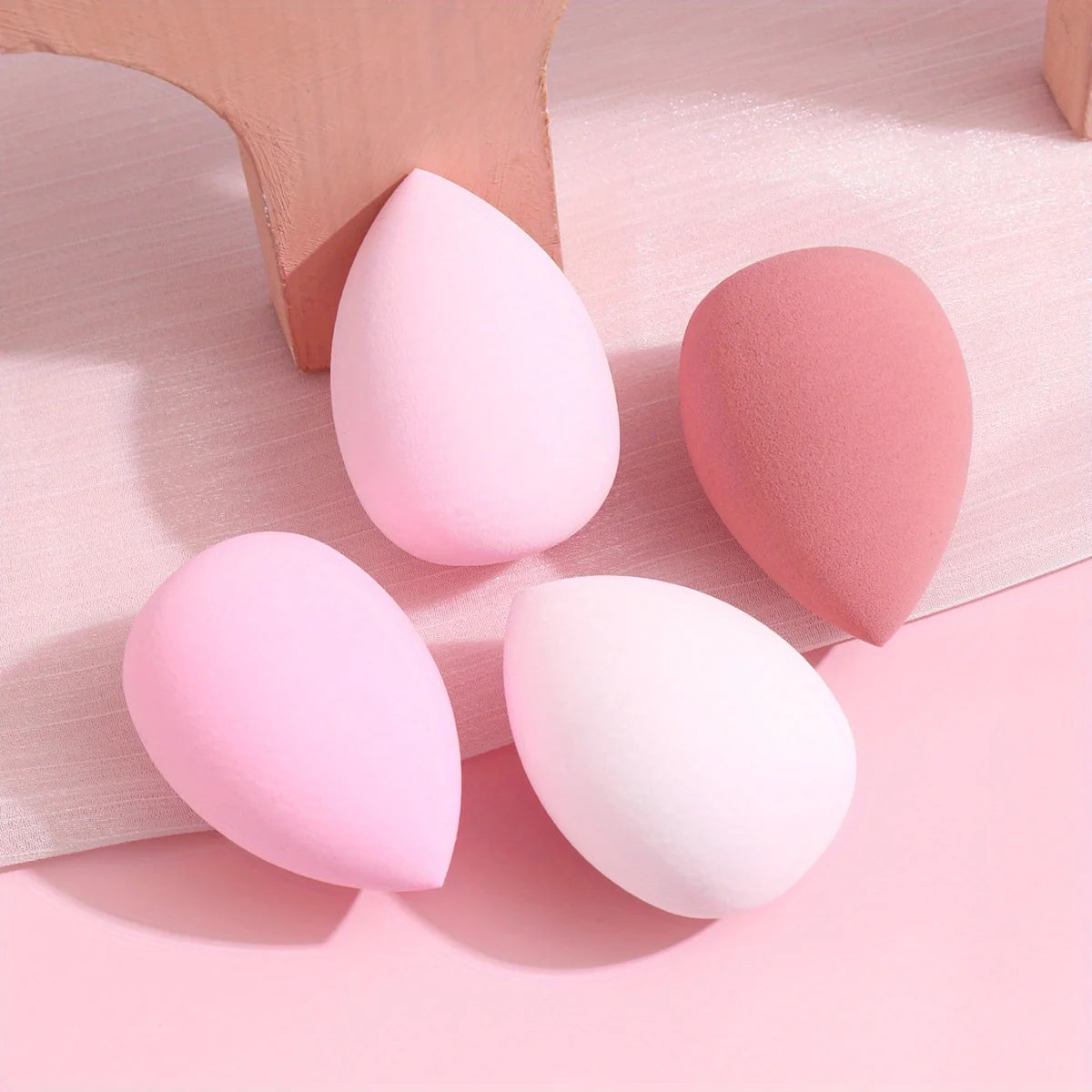 4 Cosmetic Sponge Sets, Cosmetic Egg, Dry and Wet, Cosmetic Sponge for Liquid Foundation, Honey Powder and Foundation Make-Up