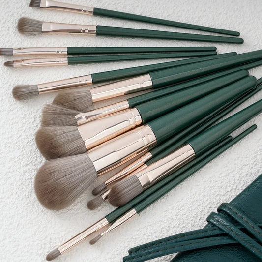 Makeup Brushes Set Large Fluffy Soft Eye Shadow Foundation Brush Women Cosmetic Powder Blush Blending Beauty Make up Tools