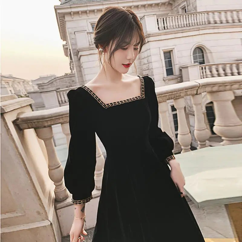 Black Primer Dress for Autumn and Winter Seasons